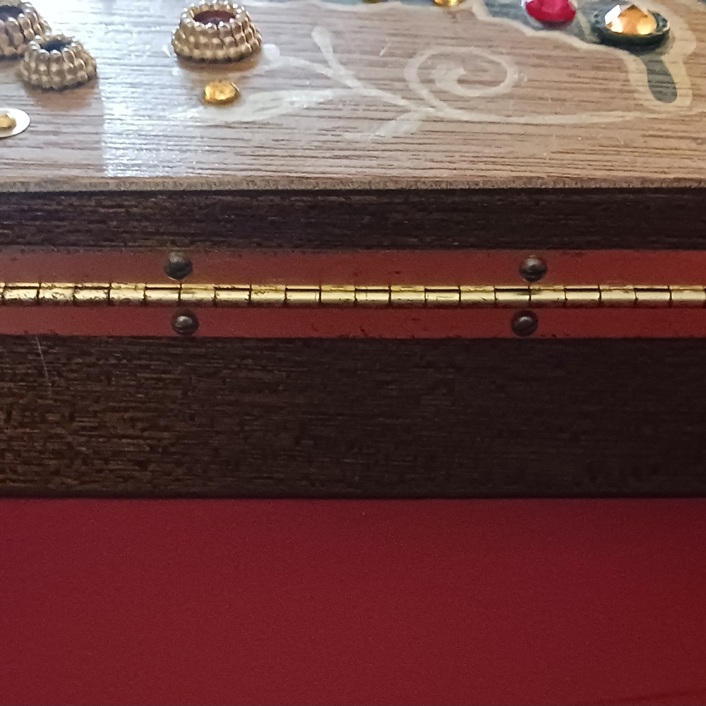 Vintage 1960s Butterfly Embellished Wooden  Cigar Box Purse/ Enid Collins Style - Picture 5 of 16